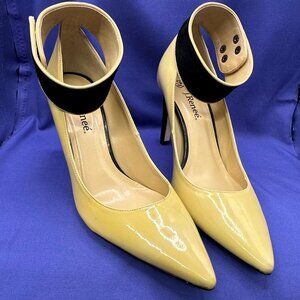 J Renee “Marli” Marigold Patent Leather & Black Suede Heels size 9